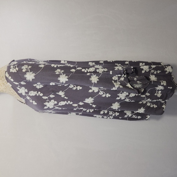 Altar'd-State Cool Grey White Floral Embroidered Bell Sleeve Cut-Out Back Mini S - Picture 6 of 16